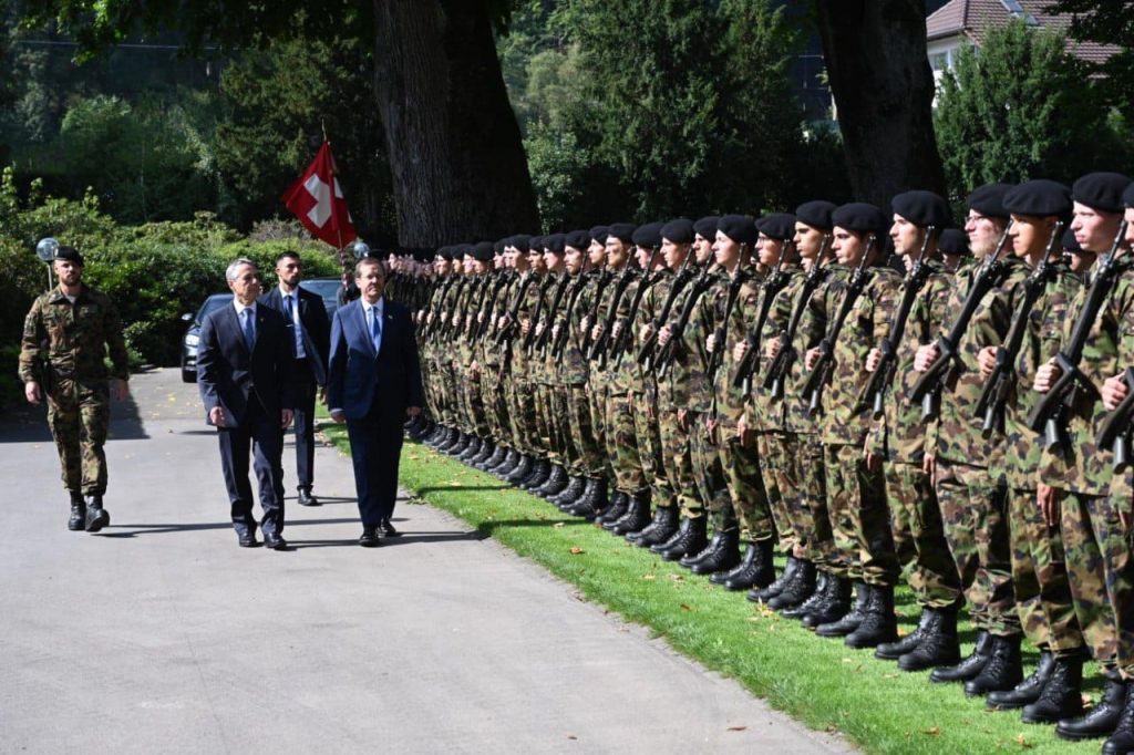 Herzog fordert die Schweiz auf, sich gegen das iranische Atomprogramm zu stellen