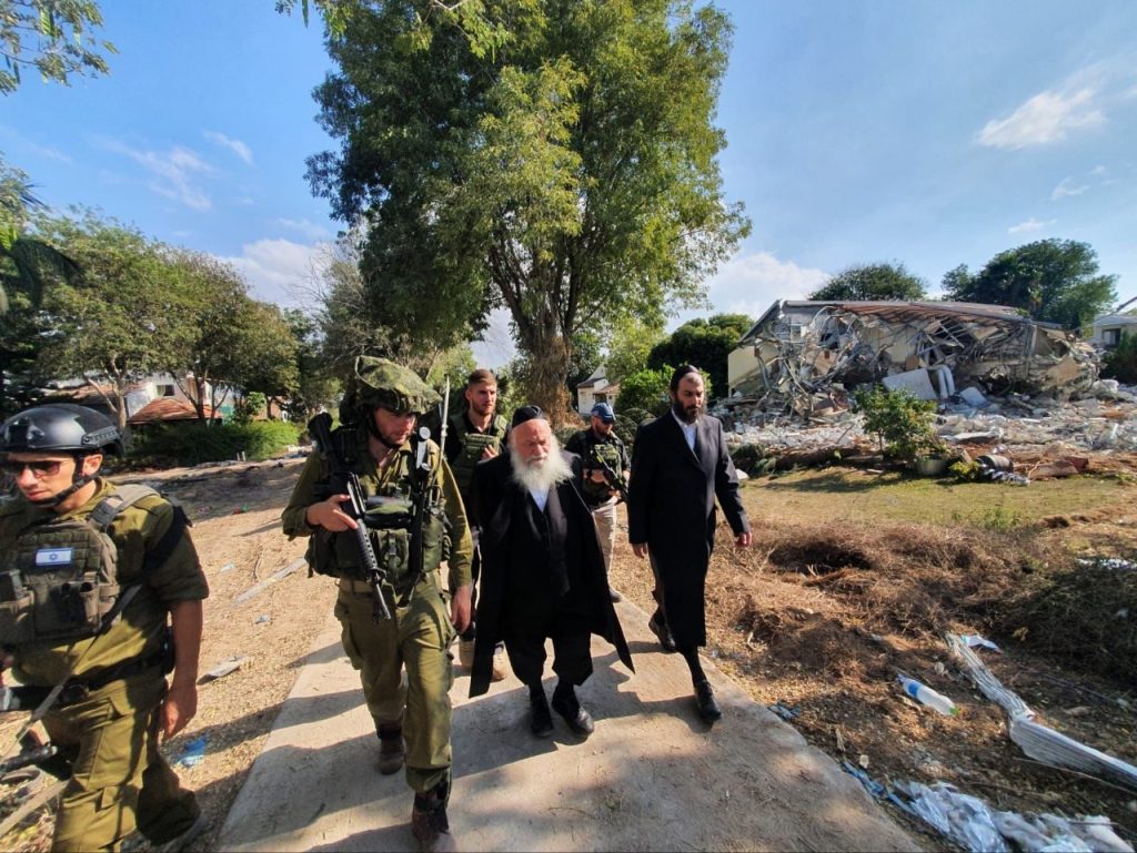 Housing Minister Visits Gaza-Affected Communities, Promises Comprehensive Rehabilitation