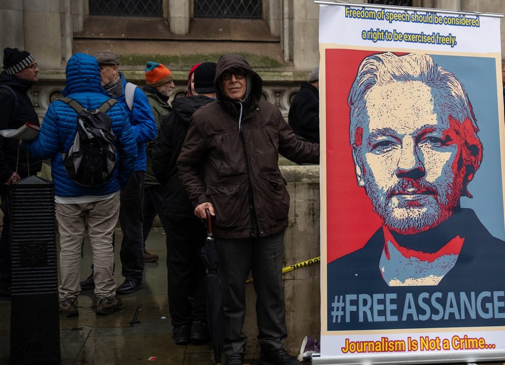 U.S. 'Considering' Dropping Assange Prosecution